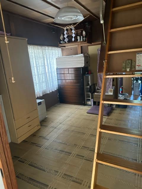 木造住宅一軒家、屋根裏あり・車庫付きの残置処分整理作業を行いました。