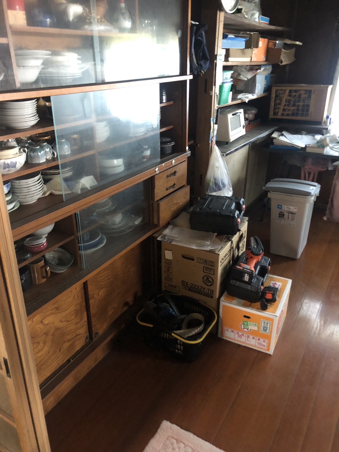 木造住宅２階建・納屋２棟の遺品整理を行いました。