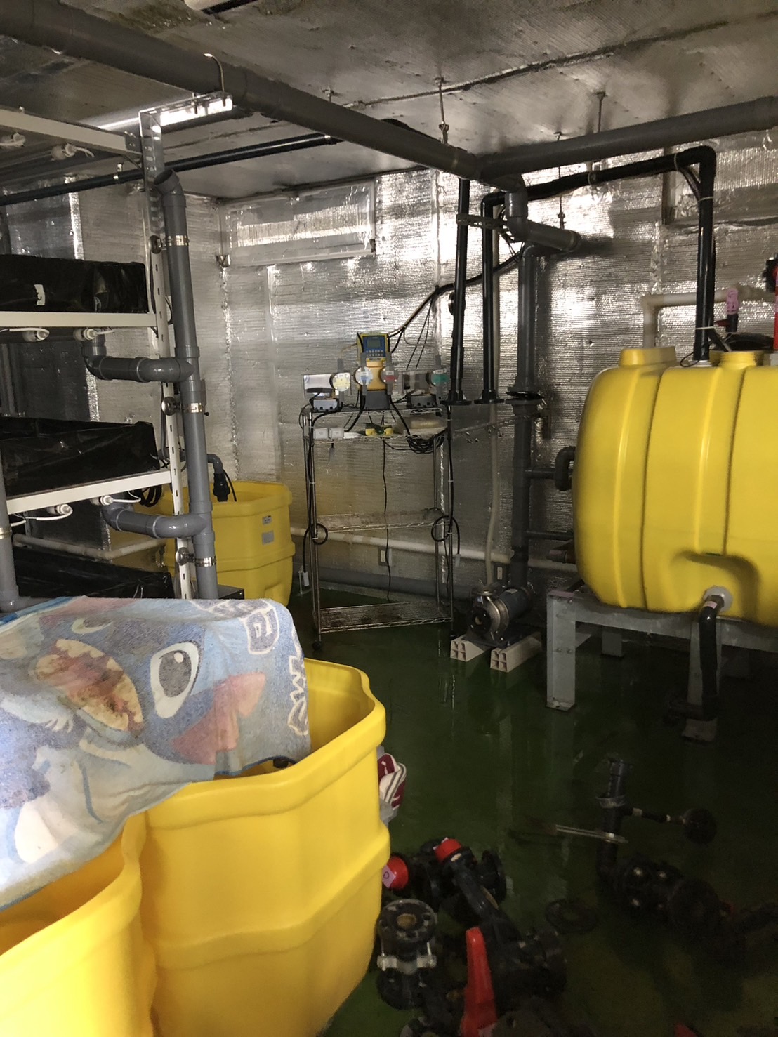 商業ビル、鉄筋コンクリート4階建てでの残置物撤去を行いました。