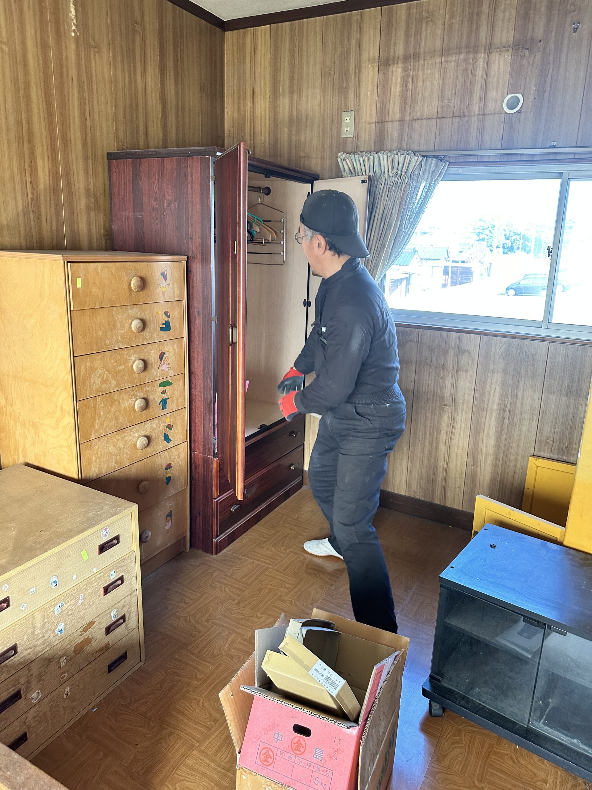 木造住宅での残置物撤去を行いました。