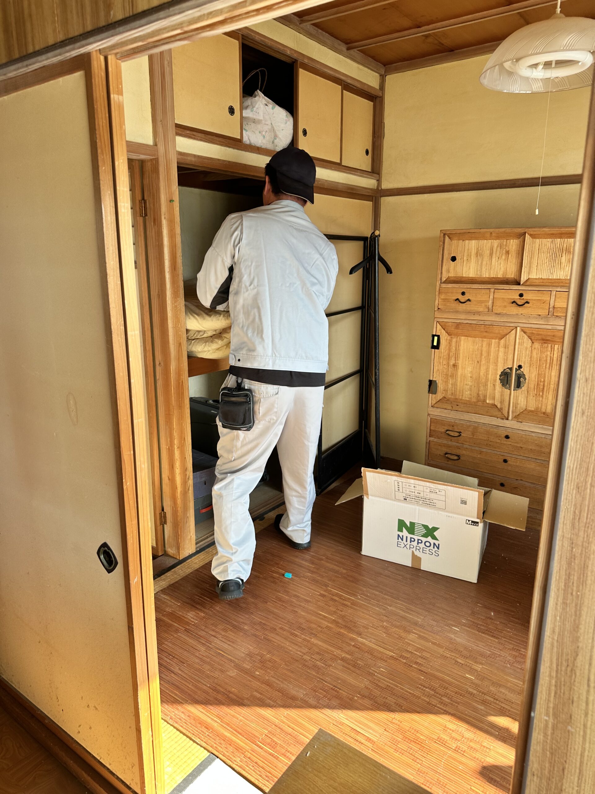 木造住宅での残置物撤去を行いました。