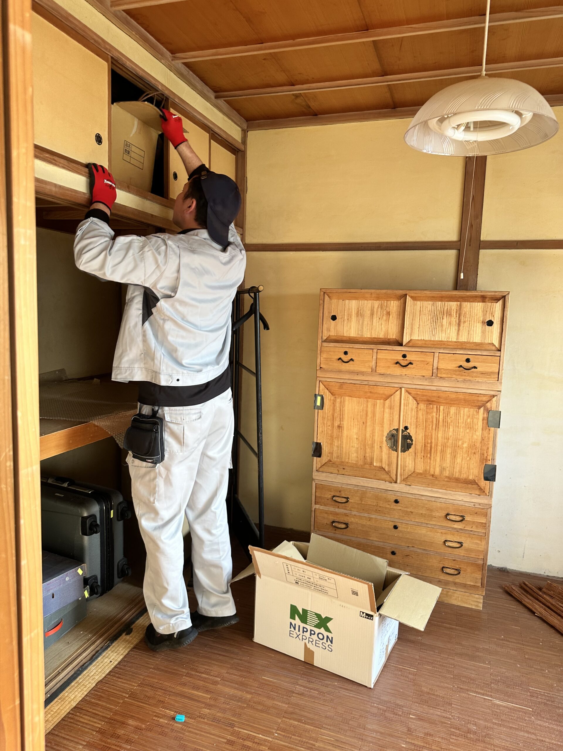 木造住宅での残置物撤去を行いました。