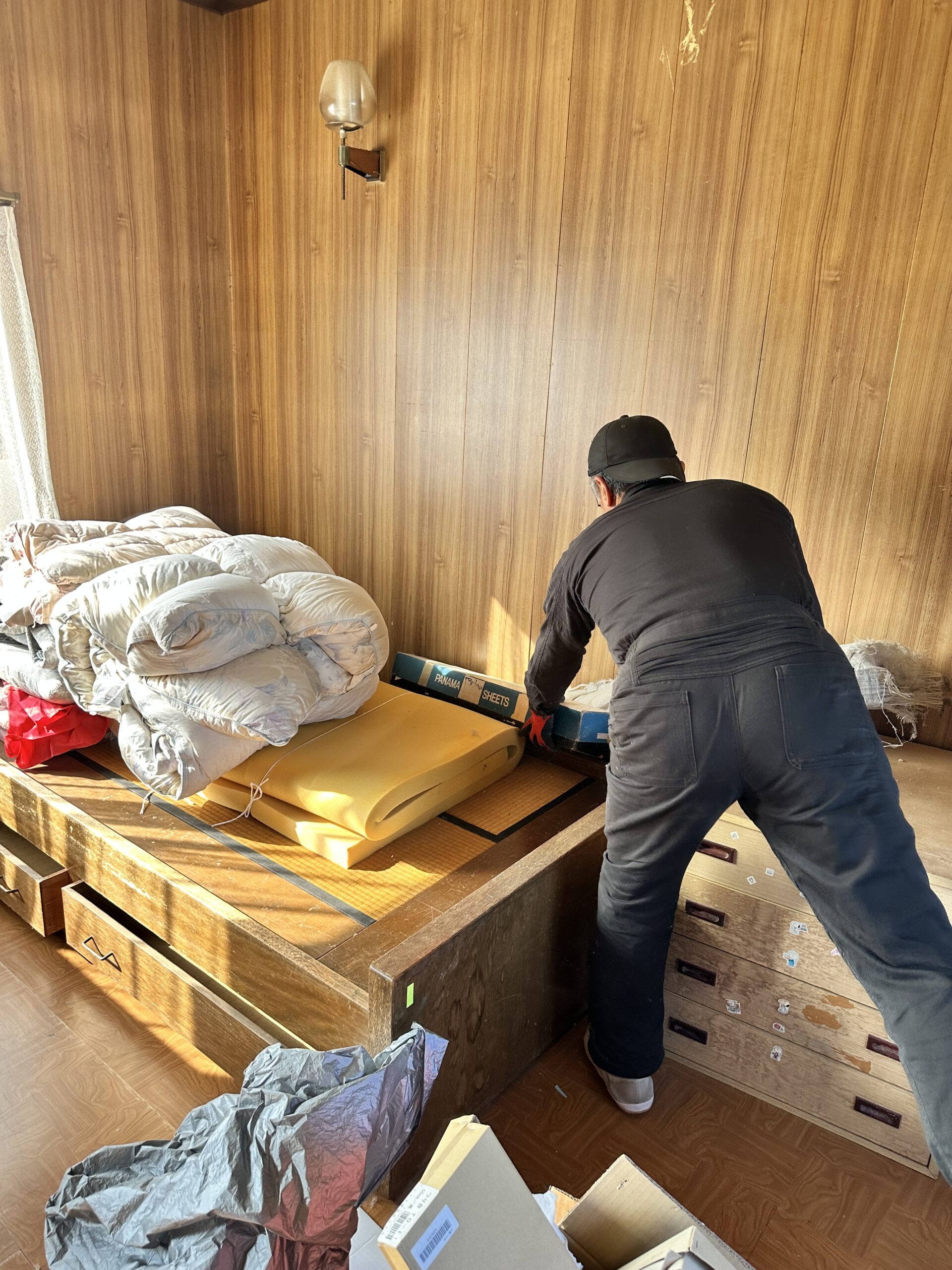 木造住宅での残置物撤去を行いました。