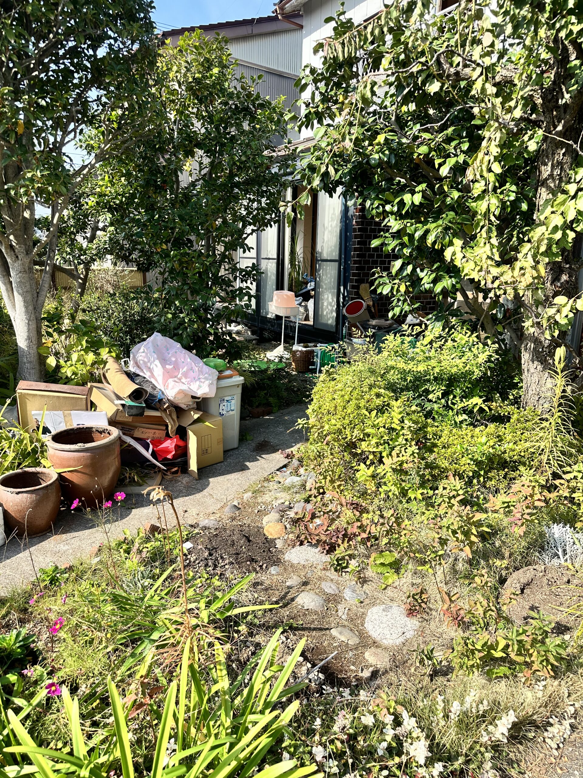 木造住宅での残置物撤去を行いました。