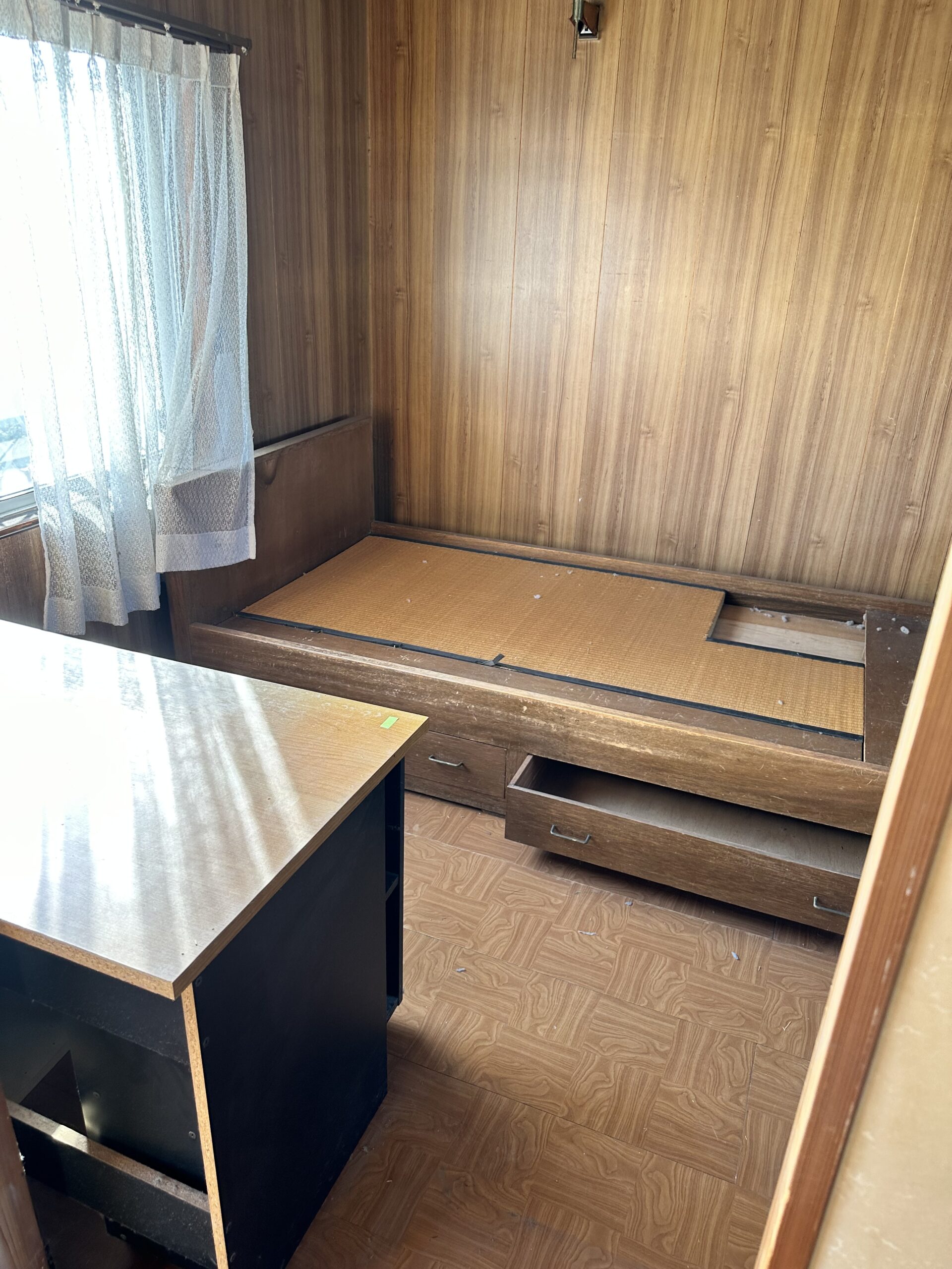 木造住宅での残置物撤去を行いました。