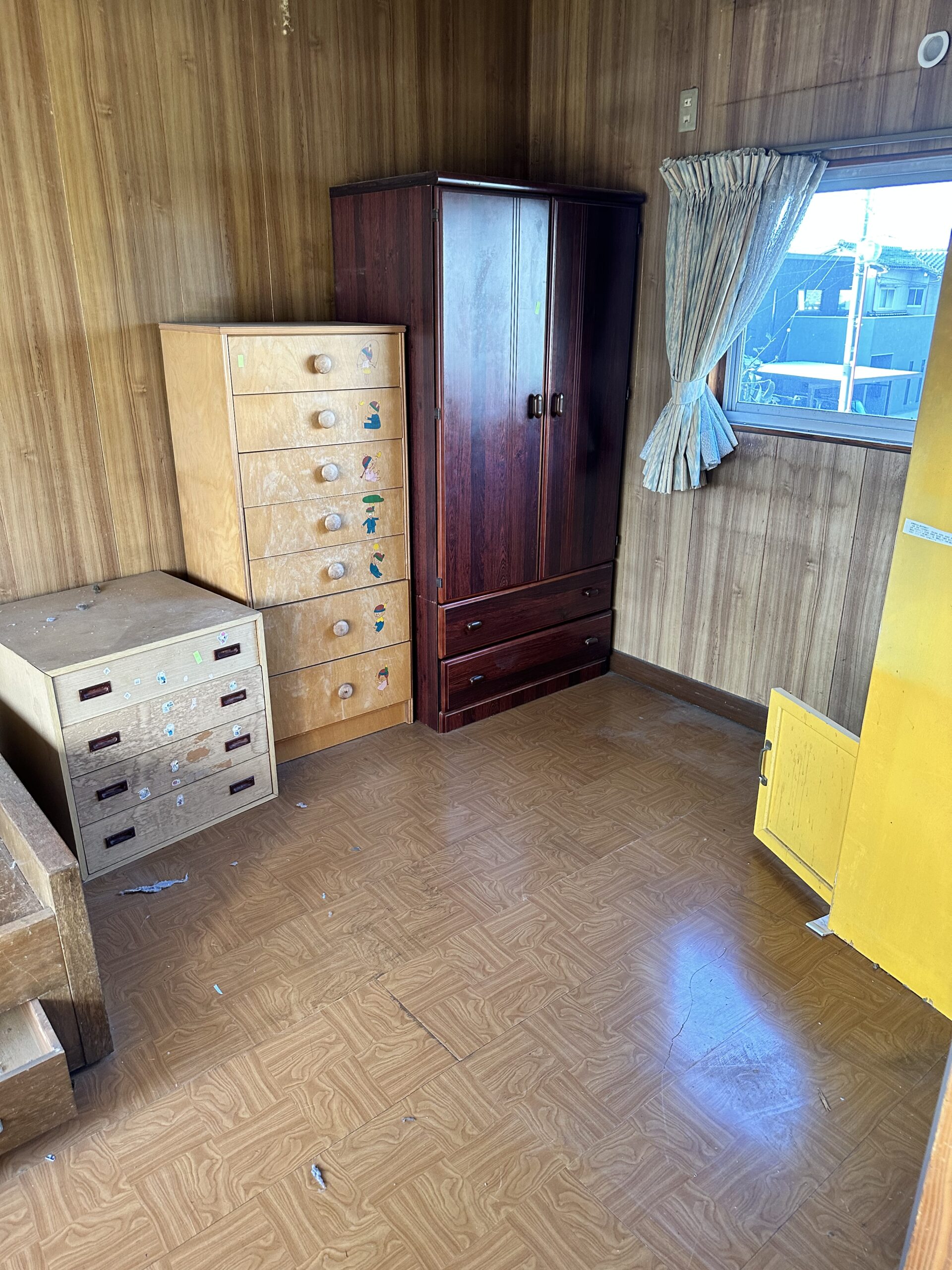 木造住宅での残置物撤去を行いました。